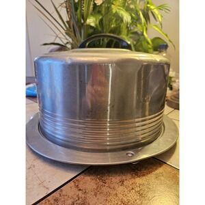 Vintage Regal Ware Aluminum Covered Cake Carrier with Handle And Locking Lid